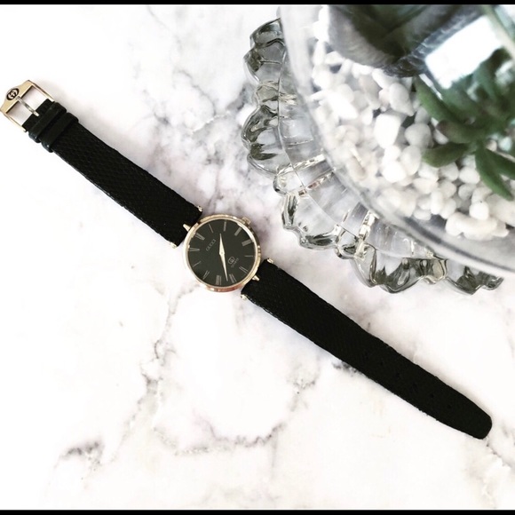 Vintage Ladies Gucci Watch - Picture 1 of 7